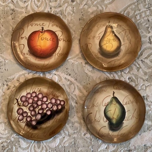 Plates - Picture 1 of 3